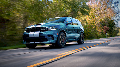 Dodge Durango halad az úton