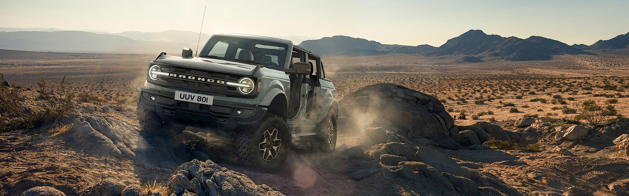 Ford Bronco halad a sivatagban