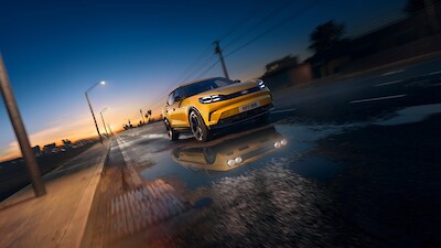 Ford Capri halad a vizes úton