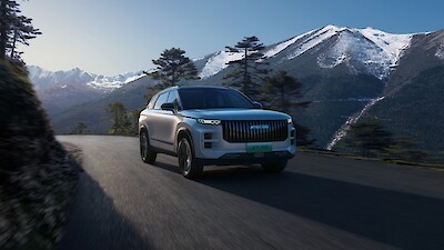 Jaecoo 7 SHS halad a hegyvidéki úton