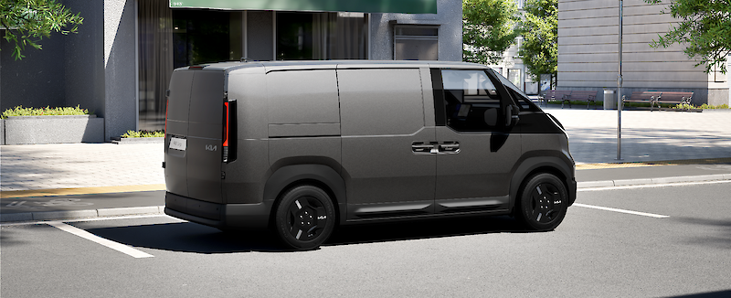 Kia PV5 Cargo párhuzamosan parkol