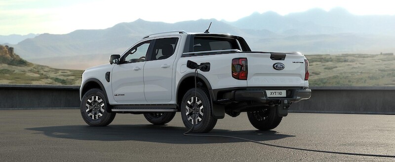 Ford Ranger PHEV töltőre helyezve
