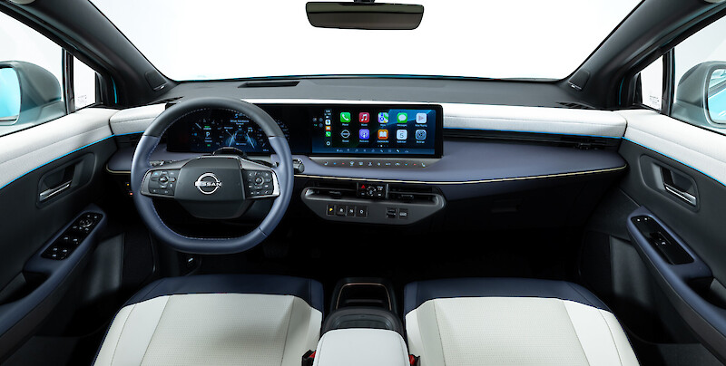 Nissan Leaf belső tér, első ülések, kormány, kijelző
