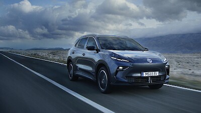 MG S5 EV halad az úton