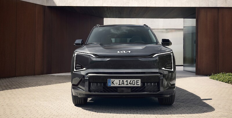 Kia EV5 szemből fotózva