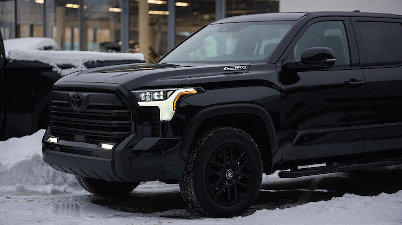 Toyota Tundra fele fotózva